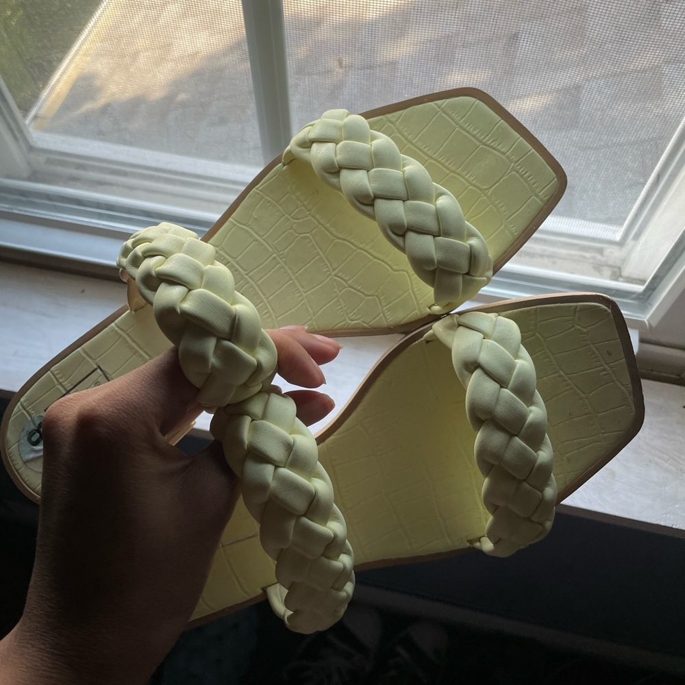 Yellow sandals, size 8 1/2